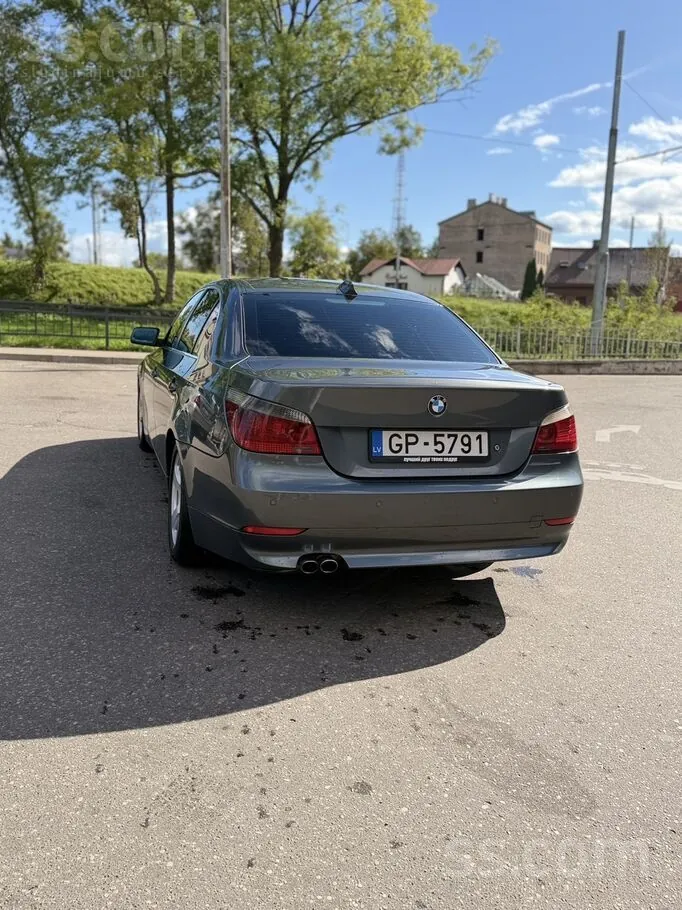BMW 530 2004 photo 2