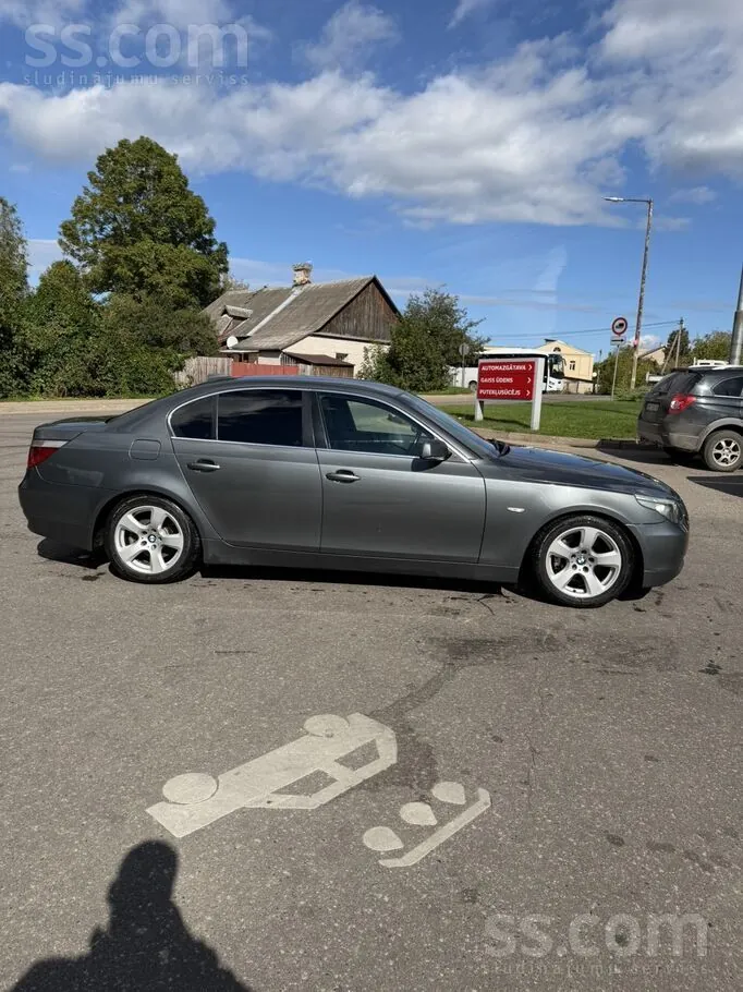 BMW 530 2004 photo 3