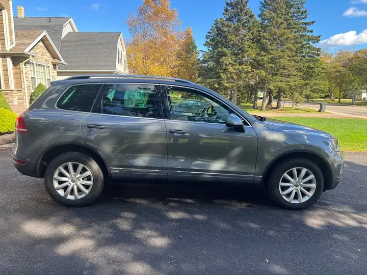 Volkswagen Touareg 2014 photo 2