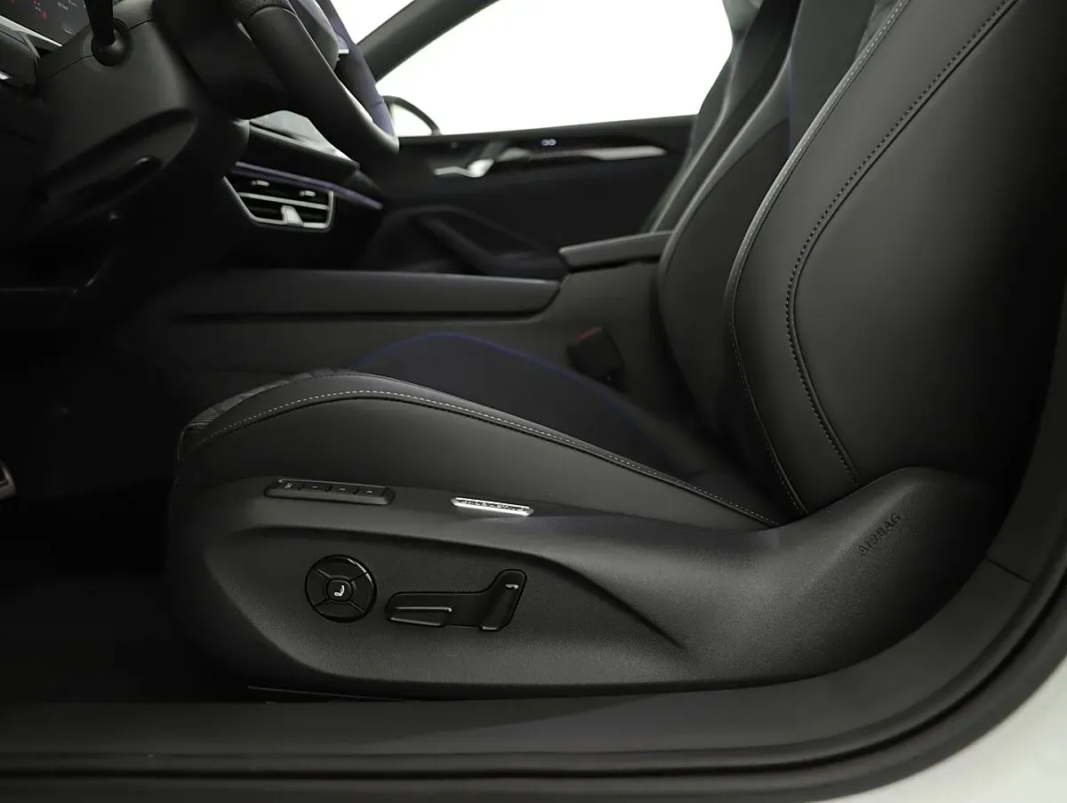 Volkswagen Passat 2026 photo 2
