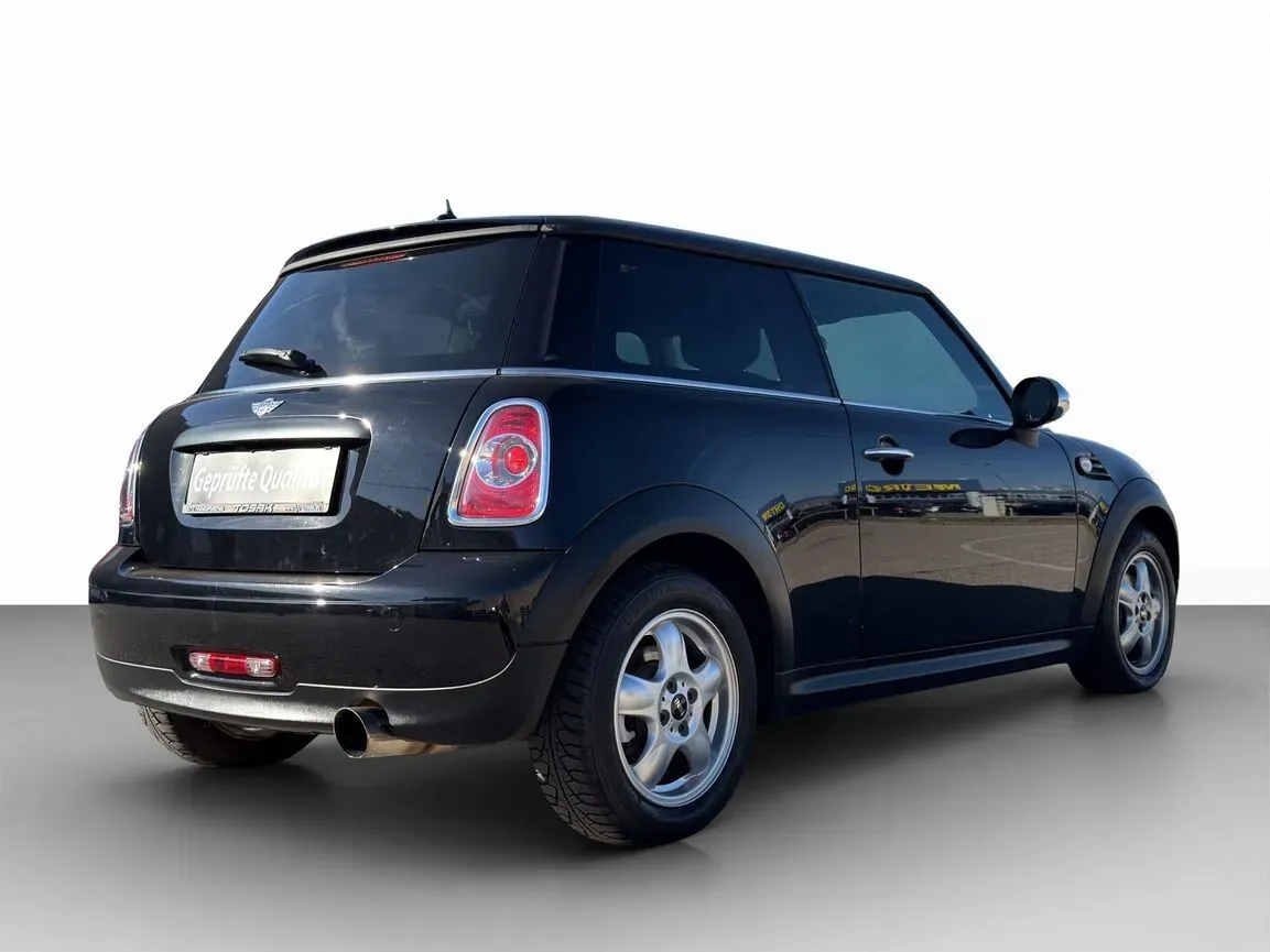 Mini Cooper 2011 photo 2