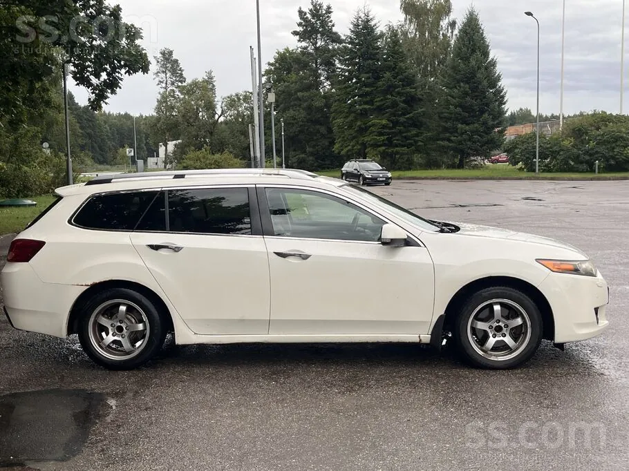 Honda Accord 2010 photo 2