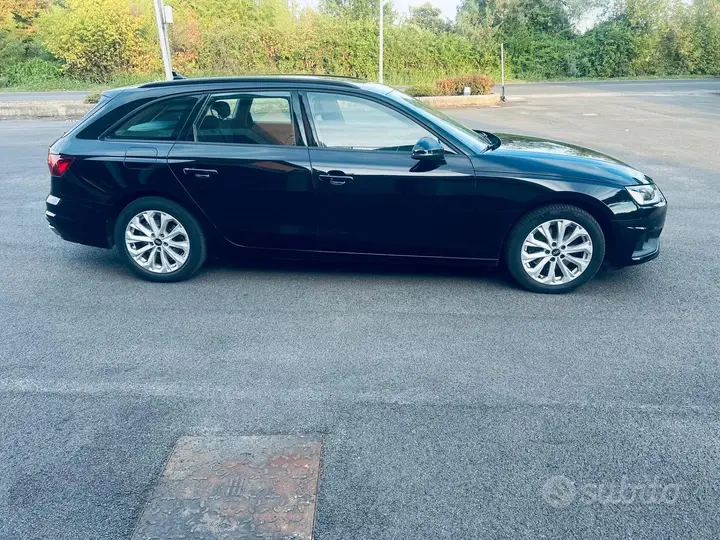 Audi A4 2022 photo 5