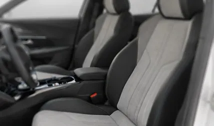 Peugeot E-2008 2021 photo 4