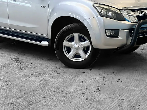 Isuzu D-Max 2015 photo 4