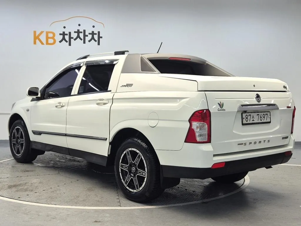 KG Mobility Korando 2017 photo 2