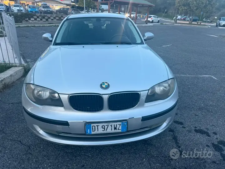 BMW 1 Series 2009 photo 2