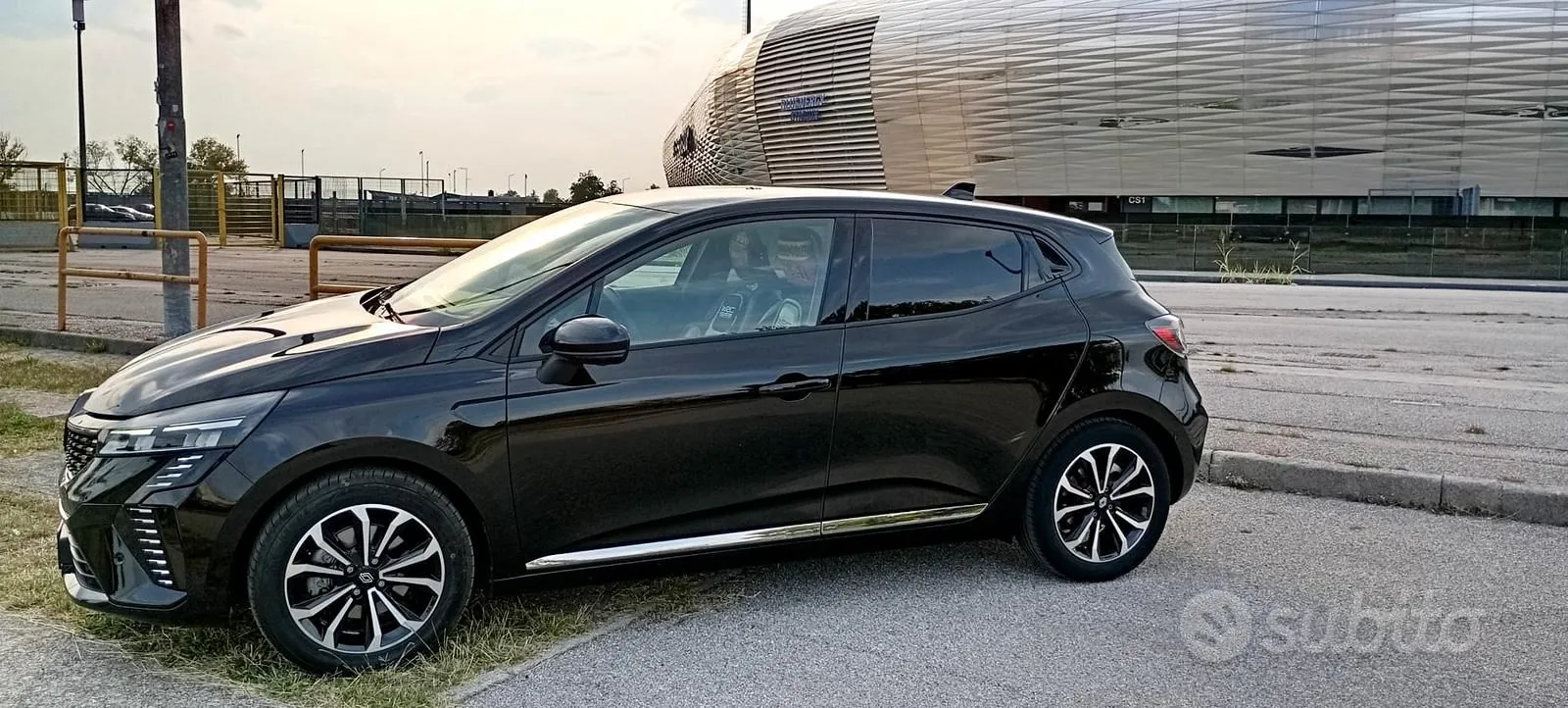 Renault Clio 2024 photo 2