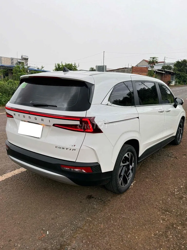 Hyundai Custin 2023 photo 4