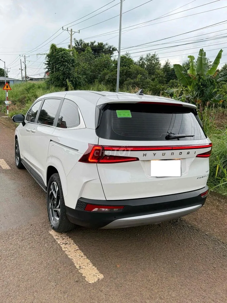 Hyundai Custin 2023 photo 2