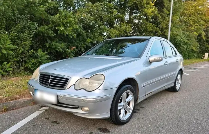 Mercedes-Benz C220