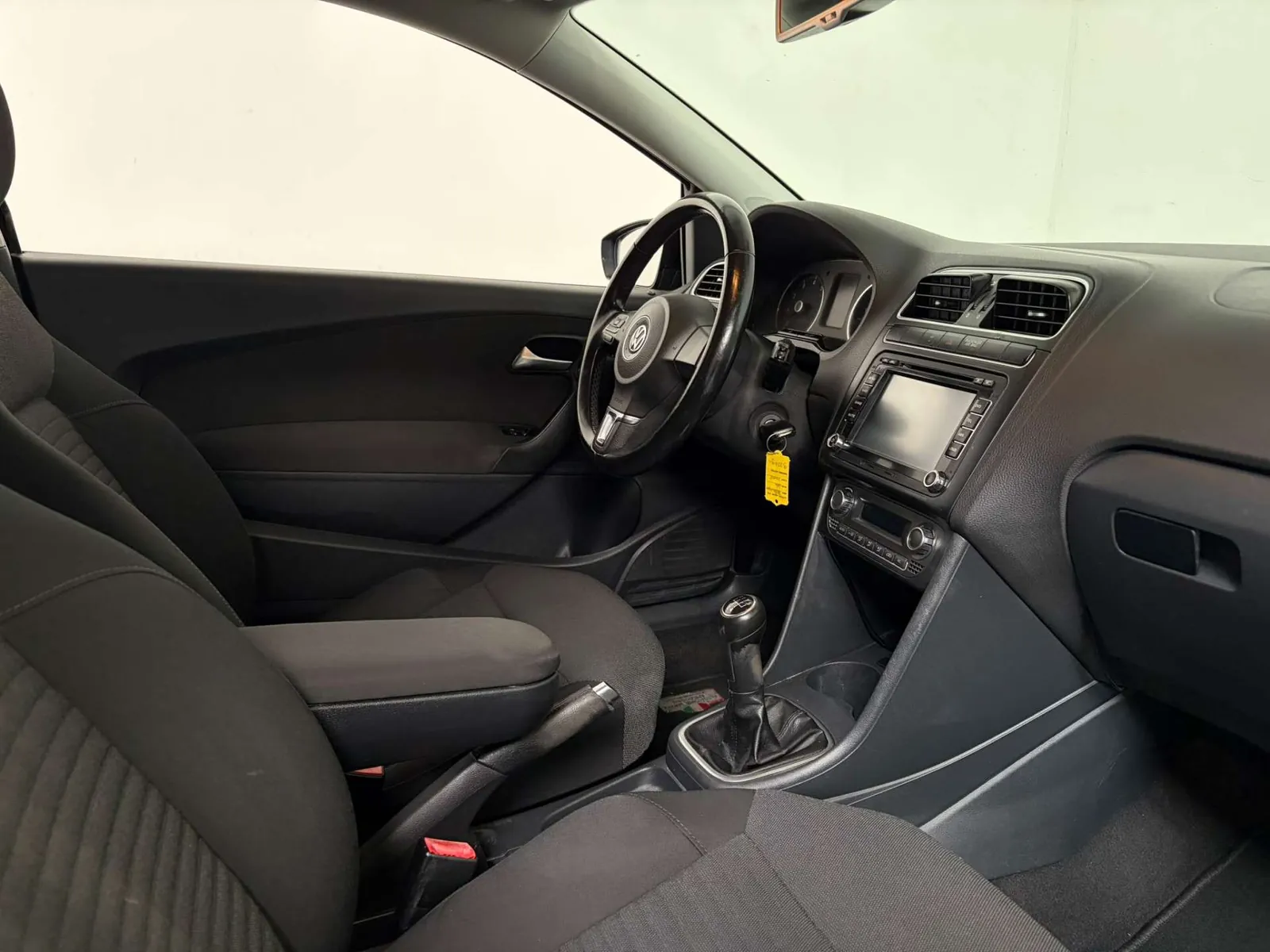 Volkswagen Polo 2012 photo 3