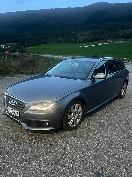 Audi A4 2012 photo 4