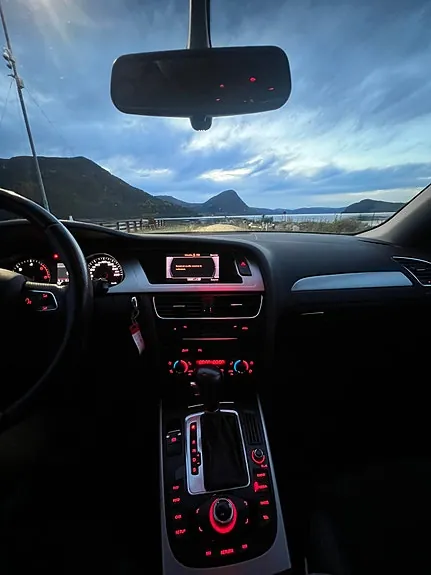 Audi A4 2012 photo 3