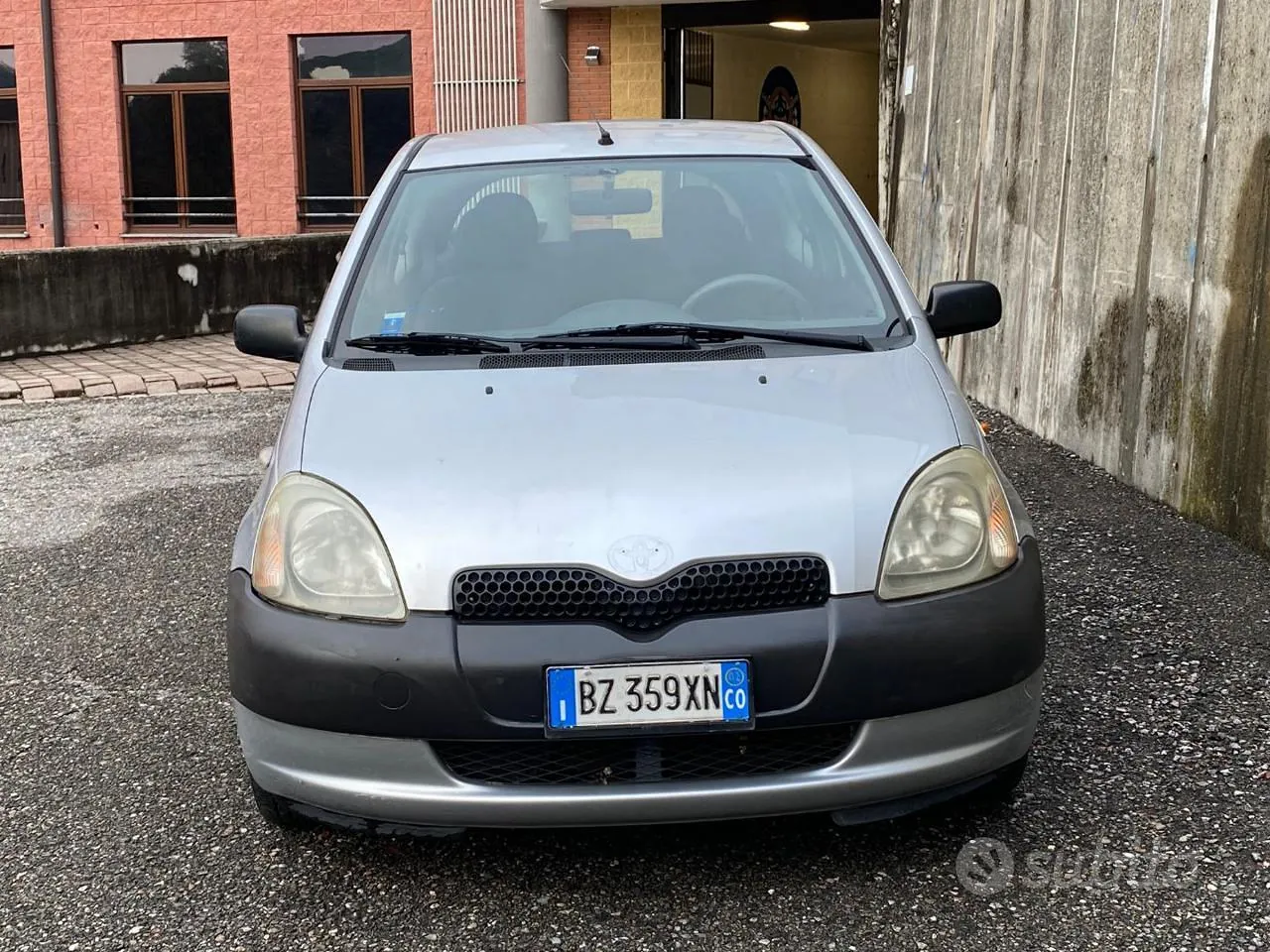 Toyota Yaris 2002 photo 2