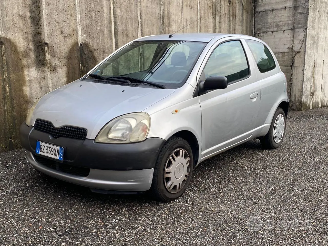 Toyota Yaris 2002 photo 3