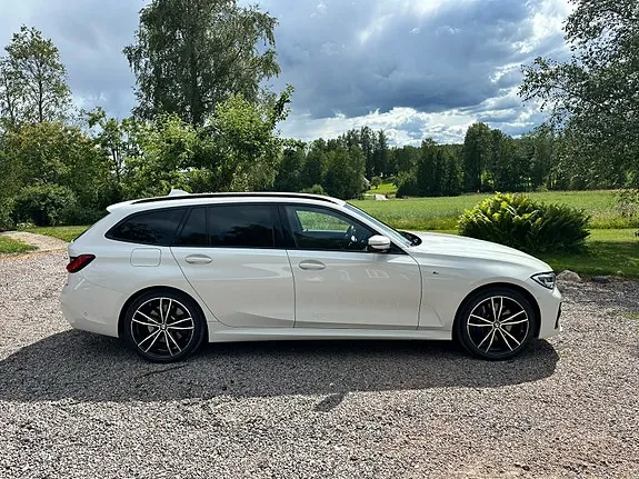 BMW 330E