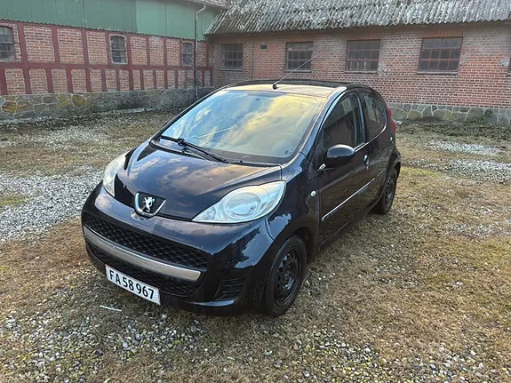 Peugeot 107 2010 photo 2