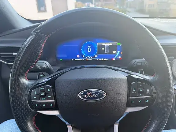 Ford Explorer 2022 photo 2