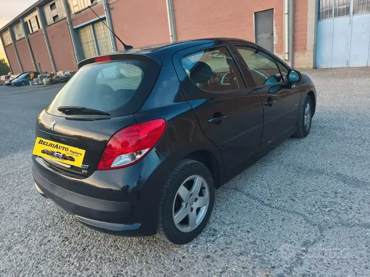 Peugeot 207 2010 photo 4