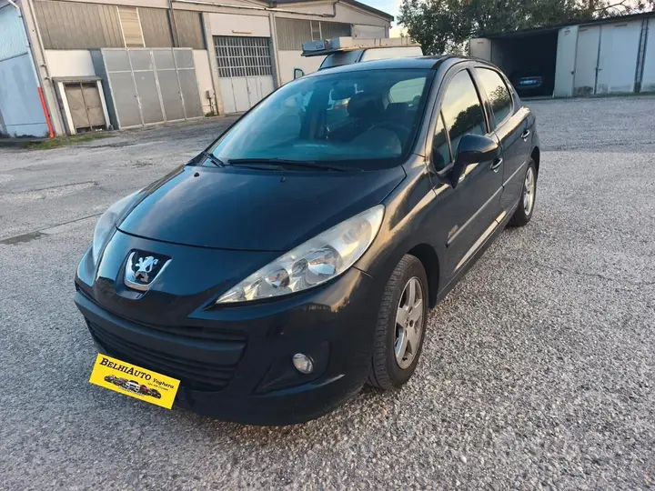Peugeot 207 2010 photo 3