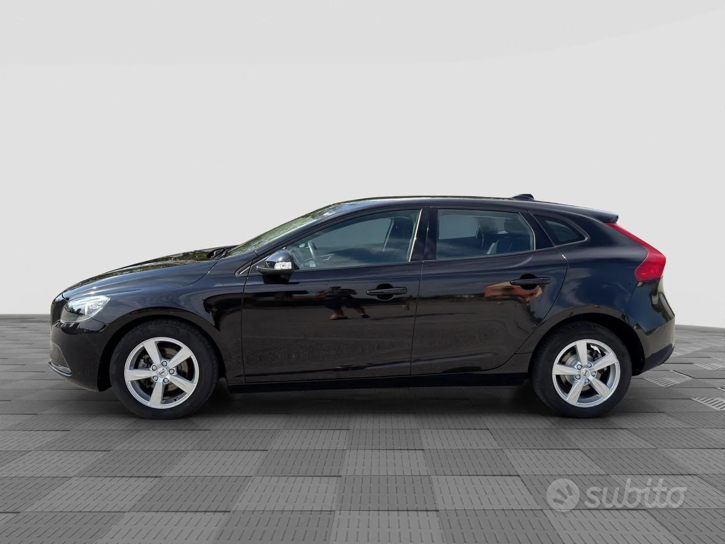 Volvo V40 2018 photo 2