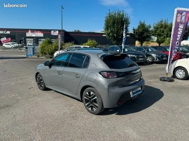 Peugeot 208 2025 photo 2