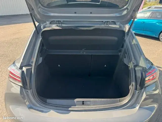 Peugeot 208 2025 photo 3