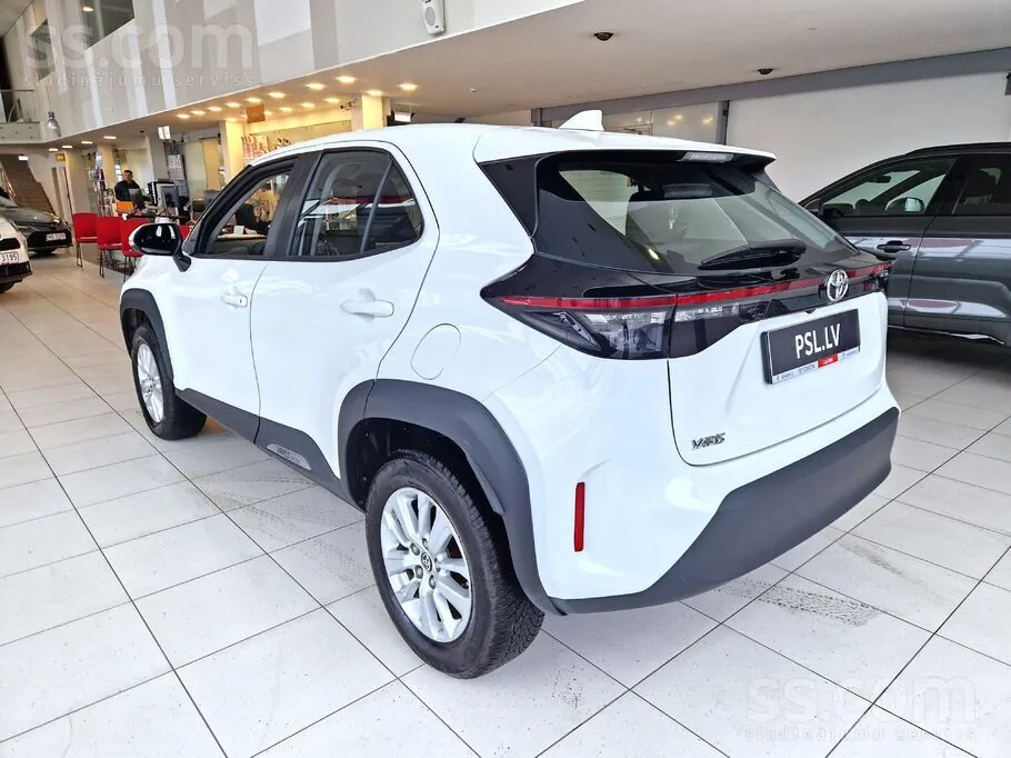 Toyota Yaris Cross 2023 photo 3