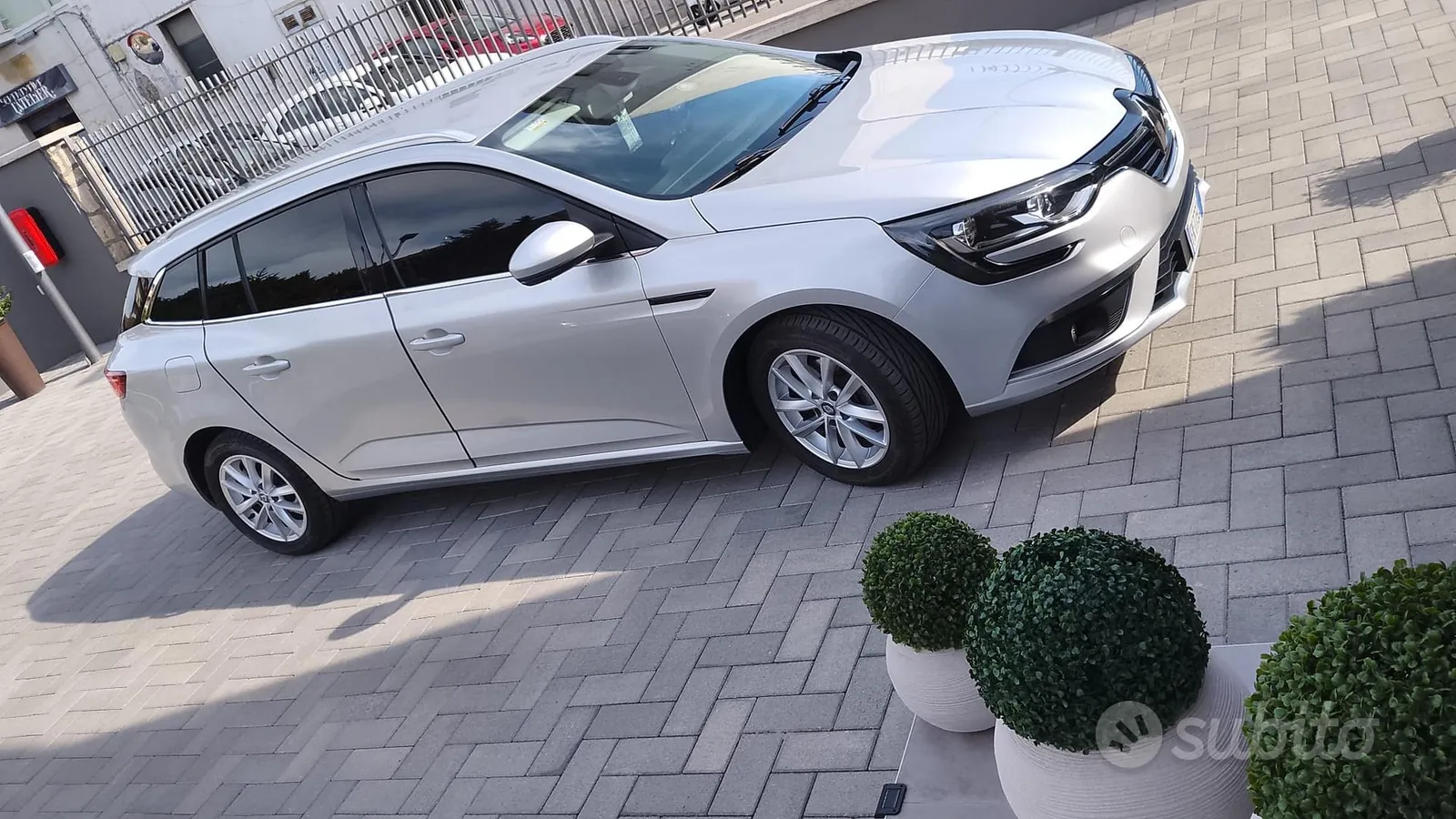 Renault Megane 2017 photo 2