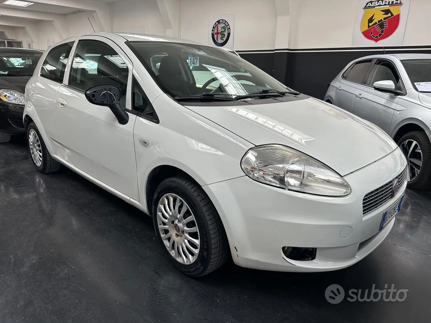 Fiat Grande Punto 2011 photo 3