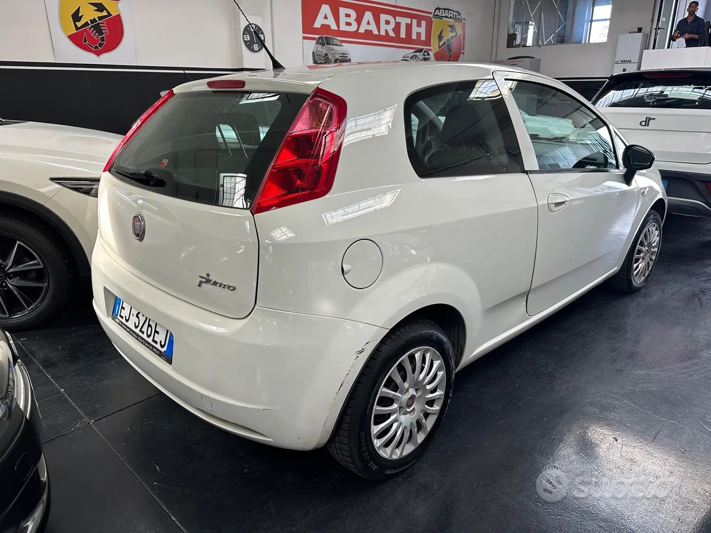 Fiat Grande Punto 2011 photo 4