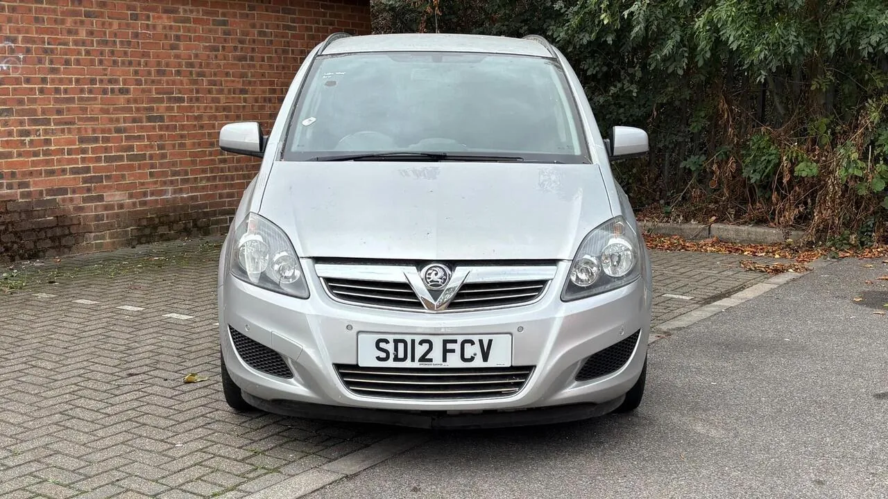 Vauxhall Zafira 2012 photo 2