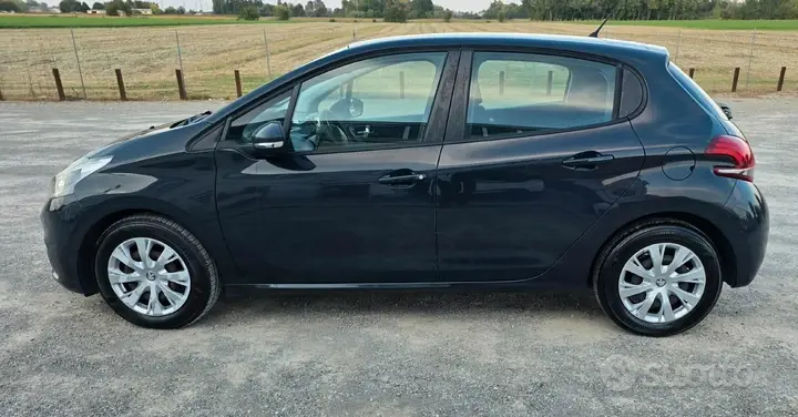 Peugeot 208 2016 photo 5