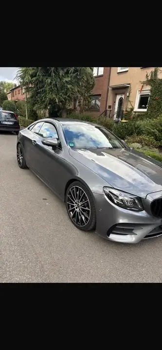 Mercedes-Benz E300 Coupé