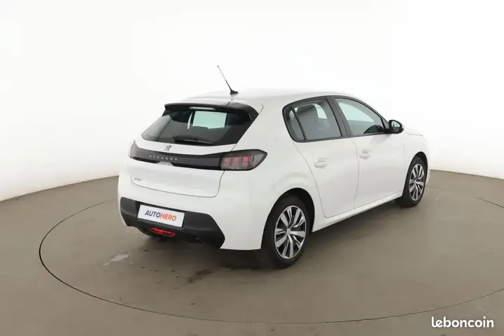 Peugeot 208 2020 photo 3