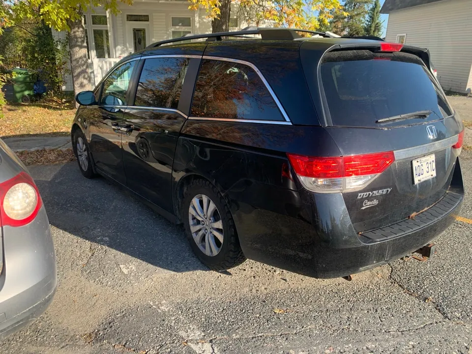 Honda Odyssey 2016 photo 3