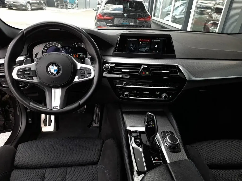 BMW 5 Series 2019 photo 3