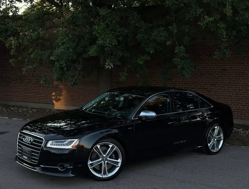 Audi S8 2015 photo 2