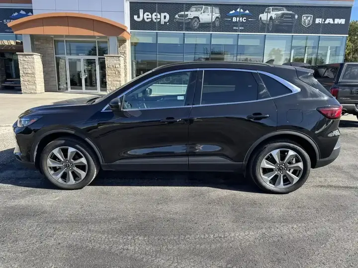 Ford Escape 2025 photo 2