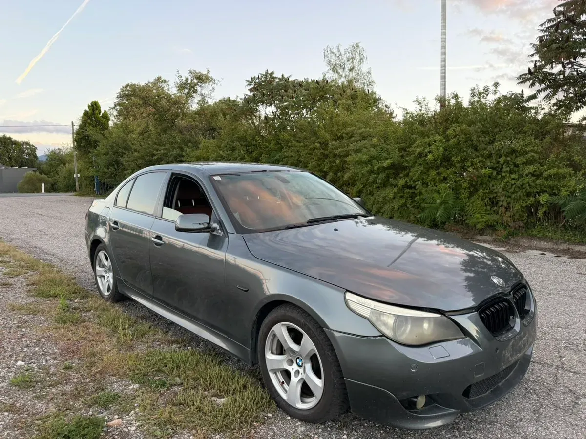 BMW 5 Series 2003 photo 2