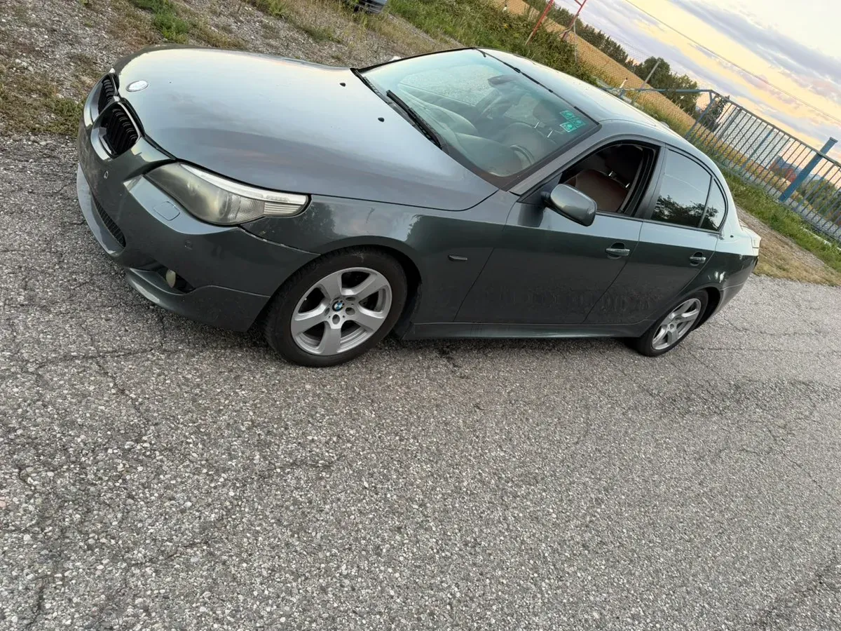 BMW 5 Series 2003 photo 3