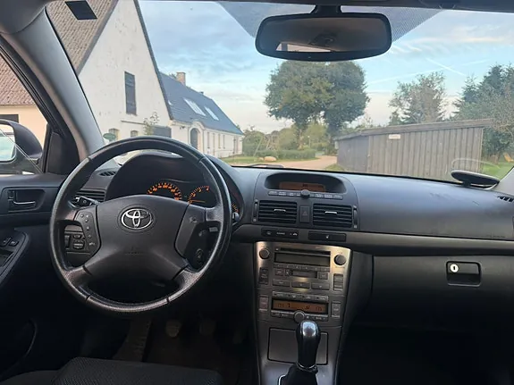 Toyota Avensis 2006 photo 5