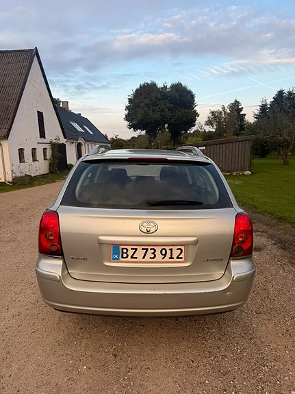 Toyota Avensis 2006 photo 4