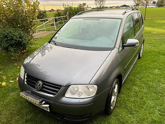 Volkswagen Touran 2006 photo 2
