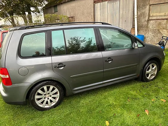 Volkswagen Touran 2006 photo 4