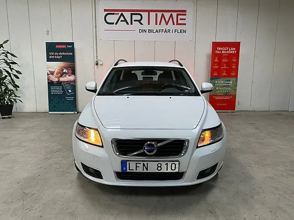Volvo V50 2011 photo 2