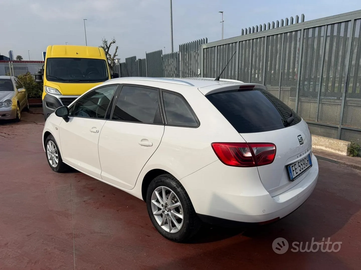 Seat Ibiza 2016 photo 4