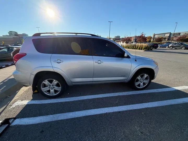 Toyota Rav4 2008 photo 4