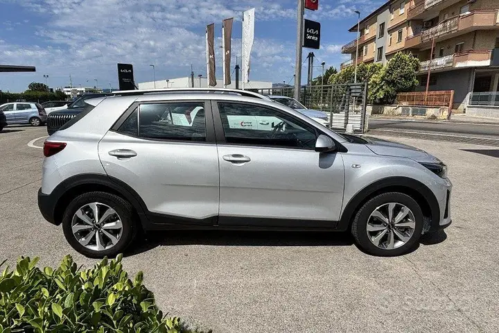Kia Stonic 2023 photo 4
